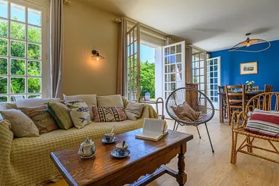 Image de Merveilleuse maison de vacances privée avec Wifi, Tv, terrasse, animaux admis et parking