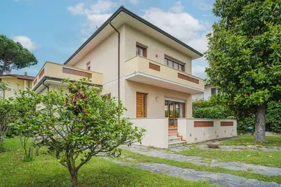 Image de Belle maison de vacances privée pour 4 personnes avec Tv, patio et parking