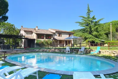 Image de Maison de vacances privée avec piscine privée, Wifi, Tv, patio, animaux admis, parking