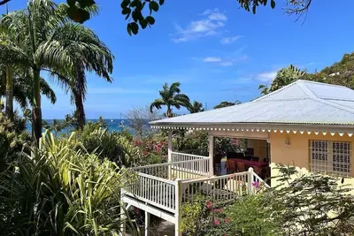 Image de Villa avec Piscine Privée Vue mer à 100m à pied de la plage