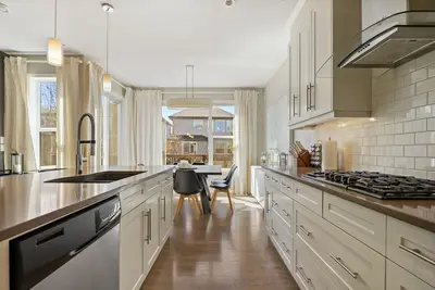 Image de Spacious Family and pet friendly Home-4 Bedrooms with Ac in Walden