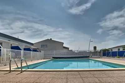 Image de Agréable appartement pour 4 personnes avec Wifi, piscine, Tv, terrasse, animaux admis et parking