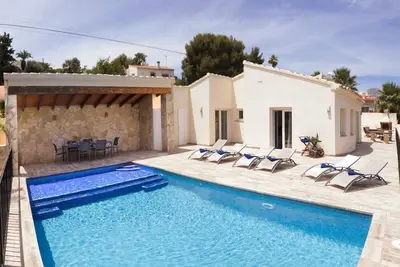 Image de Maison de vacances privée avec Wifi, climatisation, piscine privée, Tv, terrasse, parking
