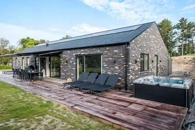 Image de Belle maison à Hadsund avec sauna