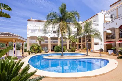 Image de Joli appartement pour 6 personnes avec piscine, Wifi, climatisation, Tv, terrasse et parking