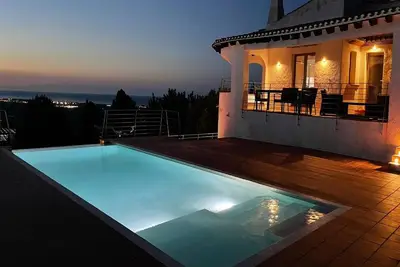 Image de Belle maison de vacances privée avec piscine privée, Wifi, climatisation, Tv, patio, parking