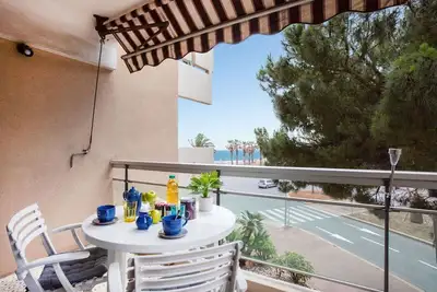 Image de Joli appartement pour 3 personnes avec climatisation, Wifi, Tv, terrasse, animaux admis et parking