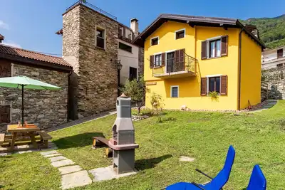 Image de Magnifique maison de vacances privée avec Wifi, bain à remous, Tv, patio et animaux admis