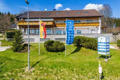 Image de Merveilleuse maison de vacances privée pour 36 personnes avec Wifi, Tv, terrasse et parking