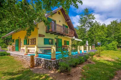 Image de Magnifique maison de vacances privée avec Wifi, climatisation, Tv, terrasse, animaux admis, parking