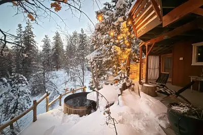 Image de Romantic Oasis: Private hot tub, Sauna and intimacy awaits you