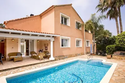 Image de Belle maison de vacances privée avec Wifi, climatisation, piscine privée, Tv, patio et parking