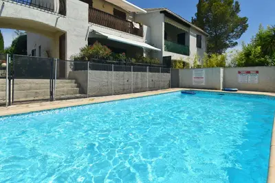 Image de Agréable appartement pour 4 personnes avec Wifi, climatisation, piscine, Tv, terrasse et parking