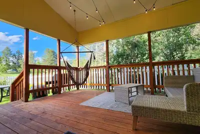 Image de Family friendly home just 9 minutes from Glacier!
