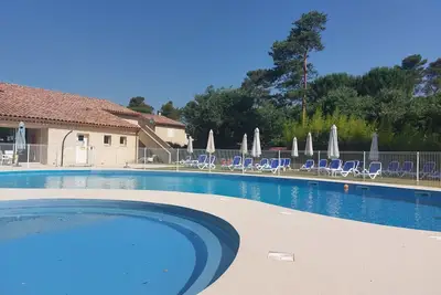 Image de Bel appartement pour 6 personnes avec Wifi, piscine, Tv, terrasse et parking