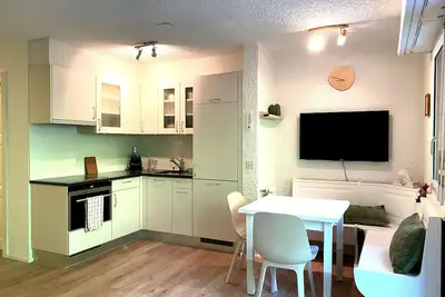 Image de Joli appartement pour 4 personnes avec Tv et balcon