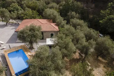 Image de Merveilleuse maison de vacances privée avec piscine privée, Wifi, animaux admis et parking