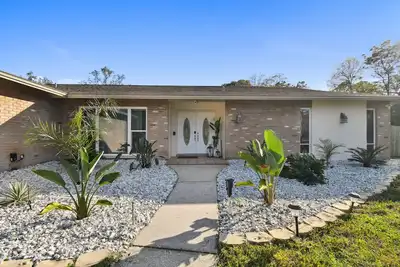Image de Deluxe House with 3 bedrooms, 2 bathrooms & Heated Pool