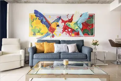 Image de Bright Sleek condo with wonderful skyline view