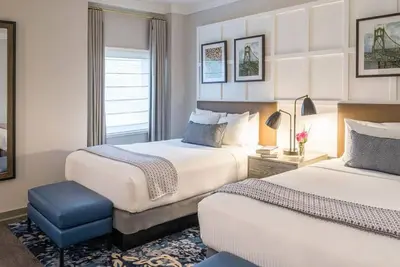 Image de City Unit: Upscale Suite + Sustainability + Prime Location = Heathman Hotel