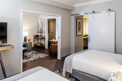 Image de Deluxe Double Guestroom at Heathman Hotel, Downtown Unit w/ Gym Access