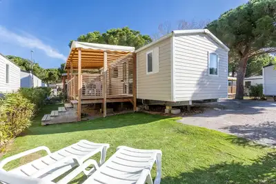 Image de Appartement 'Mobil Home 3ch Acces Direct Plage' avec piscine privée, Wi-Fi et climatisation