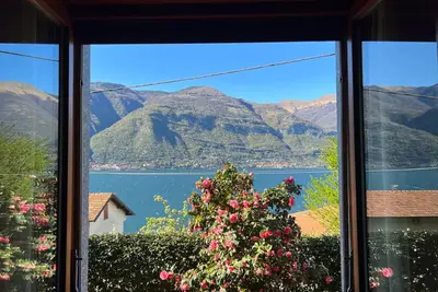Image de Maison de vacances \"Charming House on the Lake\" avec vue sur le lac