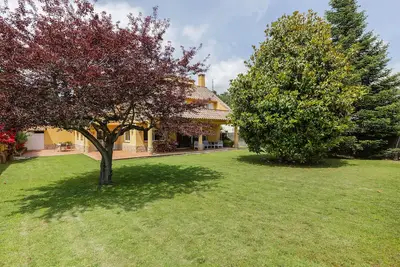 Image de Maison de campagne avec jardin, près de Barcelone et avec vue sur mer