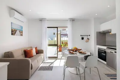 Image de Appartement 'Penthouse Paradise - Praia Da Rocha' avec vue sur mer, Wi-Fi et climatisation
