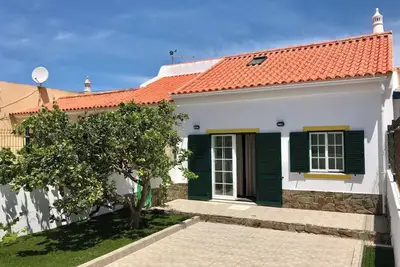 Image de Maison de vacances 'Casa Sagres' avec terrasse privée, jardin privé et Wi-Fi