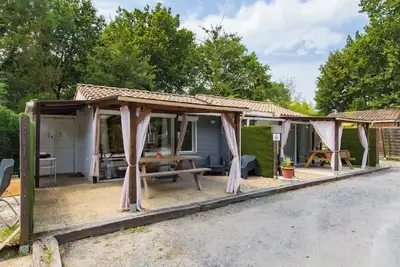 Image de Chalet A Village Vacances avec piscine partagée, terrasse privée et Wi-Fi