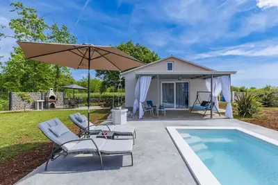 Image de Maison de vacances privée avec piscine privée, Wifi, climatisation, Tv, terrasse, parking