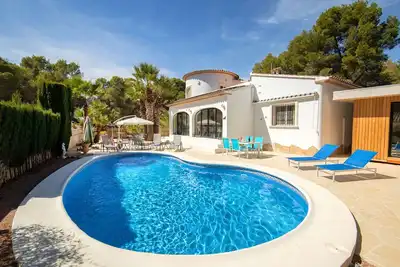 Image de Belle maison de vacances privée avec climatisation, piscine privée, Wifi, Tv, patio, parking