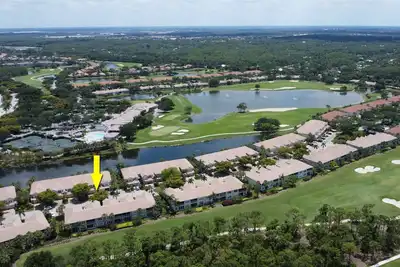 Image de Gated Community w/ Heated Pool! Close to Shops, Dining & Beaches! Optional Golf & Social Membership!