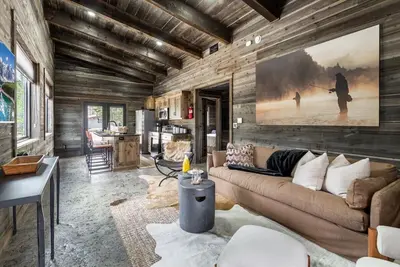 Image de Grasshoppers Escape|Cozy Cabin, World Class Fishing, Firepit, 30m Yellowstone