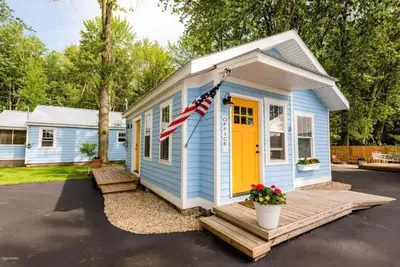Image de Heron's Nest I Paw Paw Lake Cottages I Michigan #3