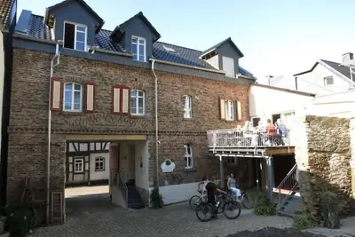 Image de Gästehaus \"auszeit\" Burgschwalbach Ferienwohnung Burgblick 2