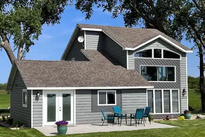 Image de Skeet's Retreat: Lake Herman's Hidden Gem of Adventure and Relaxation! Sleeps 8