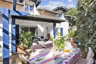 Image de Villa jardin et terrasses vue mer 10 personnes à ciboure 10 mn st jean de Luz,