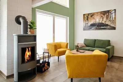 Image de Vacation home by the lake with fireplace, sauna and whirlpool