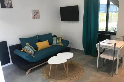 Image de Super studio refait à neuf avec terrasse +jardin