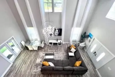 Image de New modern home 10 mins from Downtown 7 mins airport! ! !