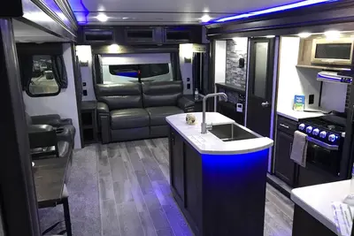 Image de 26ft Camper In The Best Fishing\/Hunting Secret In Sc