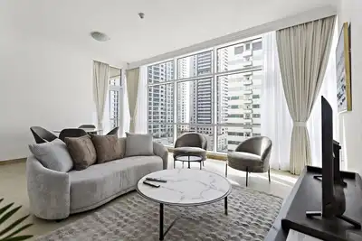 Image de Marina Escape: Stylish 2-Bed Apt, 2mins from Tram