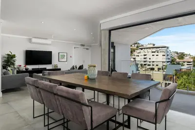 Image de Penthouse with Gorgeous Mountain and Ocean Views
