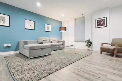 Image de Walk to Everything From The Lofts Suite 406