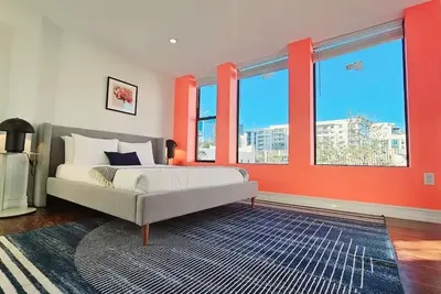Image de Walk to Everything From The Lofts Suite 401