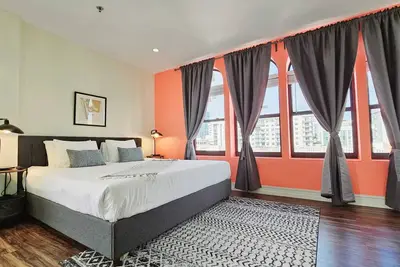 Image de Walk to Everything From The Lofts Suite 501