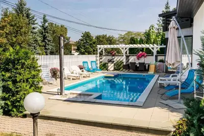Image de Appartement de vacances avec piscine en plein air et terrasse