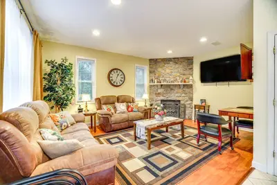Image de Pet-Friendly Tobyhanna Escape Near Hiking & Skiing
